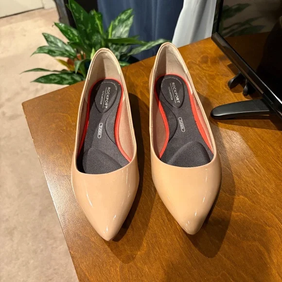 Rockport Adelyn Pointed Toe Patent Flats, Size 8.5 Taupe/Dark Beige New W/O tags - Picture 2 of 7